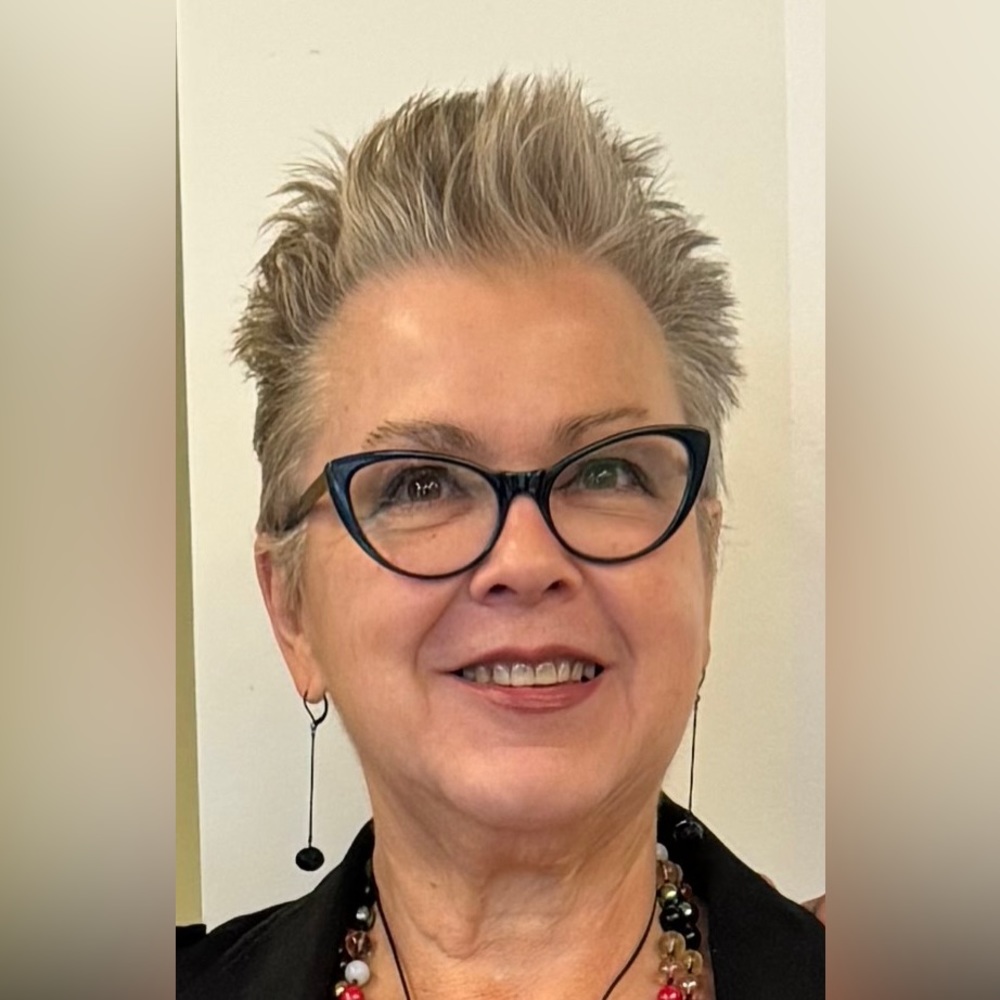 Meet your Posher, Suzanne